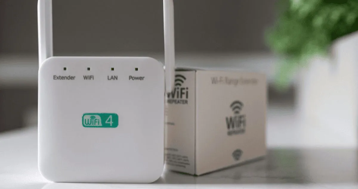 Swift Power Hub Wifi-Repeater 2.0 device and packaging